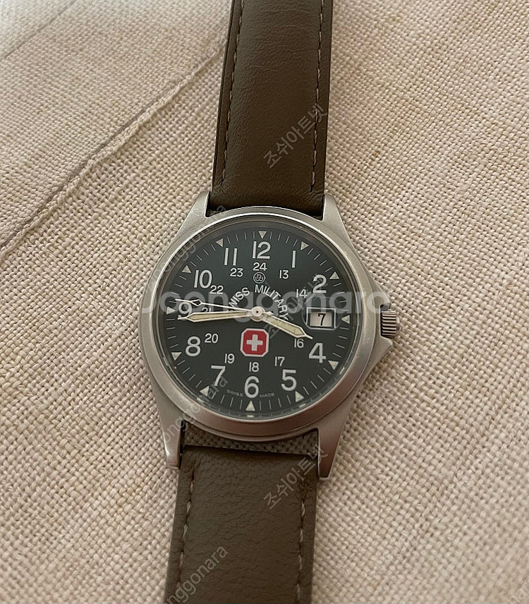 빈티지 스위스 밀리터리 녹판 34mm 쿼츠--1