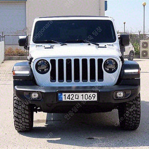 26,503 km 지프 랭글러 중고 루비콘 중고 2.0 루비콘 4도어 파워 탑 중고차리스 흰색