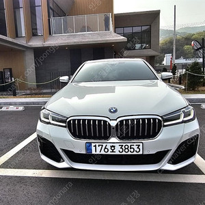 BMW 5시리즈 중고 BMW 중고 5시리즈 중고차 할부 흰색 2023년식 17,241km 530e M 스포츠 개인사업자 소득공제