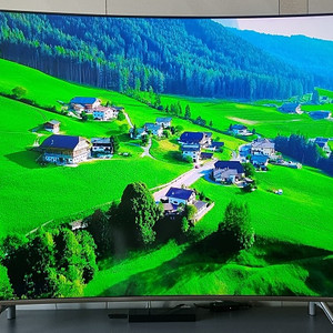 삼성 65인치 4K UHD 커브드 스마트 TV 120Mhz 팝니다.