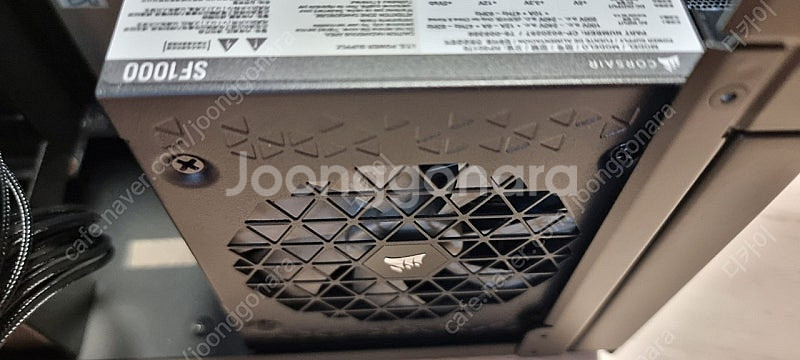 레이저 코어x크로마 기가바이트RTX 5080 SFF C...--3