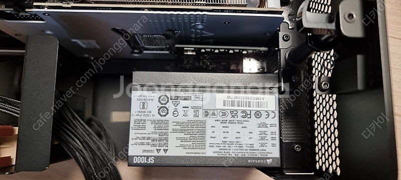 레이저 코어x크로마 기가바이트RTX 5080 SFF C...--6