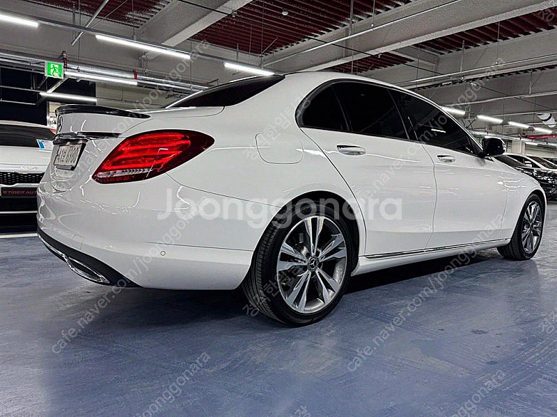 벤츠 C클래스 W205 C220 d 아방가르드 저렴하게...--3
