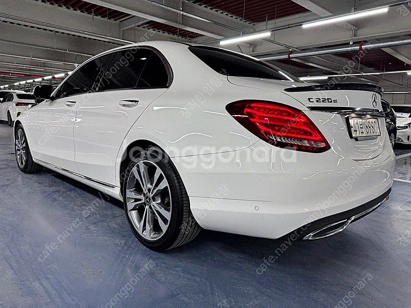 벤츠 C클래스 W205 C220 d 아방가르드 저렴하게...--5