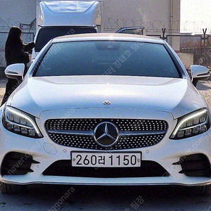 벤츠 C클래스 중고차 벤츠 중고차 수입중고차 흰색 2019년식 72,100km C200 카브리올레 중고자동차 할부가능