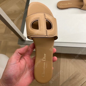 디올 디클럽 뮬 샌들
