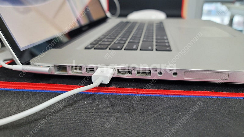 MacBook Pro 17인치--4
