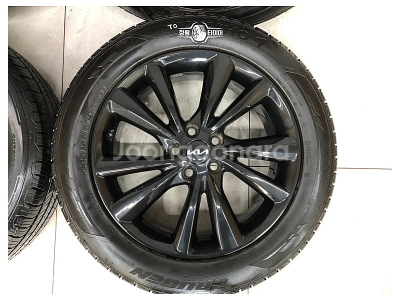 더뉴카니발 19인치 블랙 휠 타이어 235/55R19--1