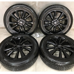 더뉴카니발 19인치 블랙 휠 타이어 235/55R19