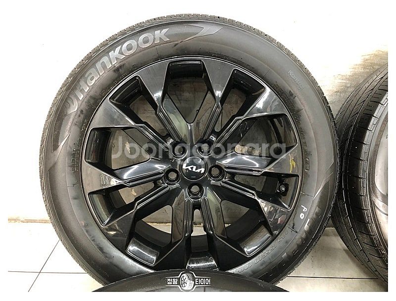 카니발KA4 19인치 블랙 휠 타이어 235/55R19--4