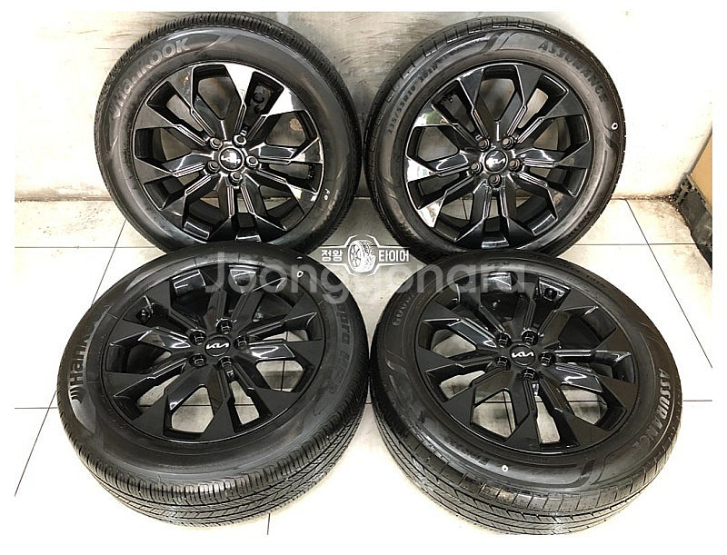 카니발KA4 19인치 블랙 휠 타이어 235/55R19--0