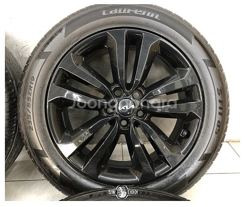 올뉴카니발 19인치 블랙 휠 타이어 235/55R19--3