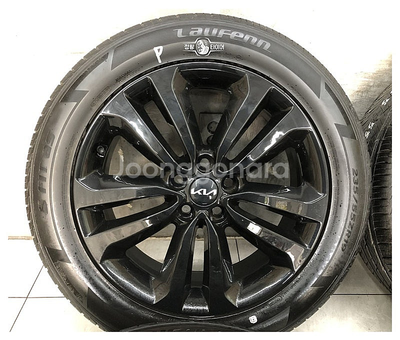 올뉴카니발 19인치 블랙 휠 타이어 235/55R19--4