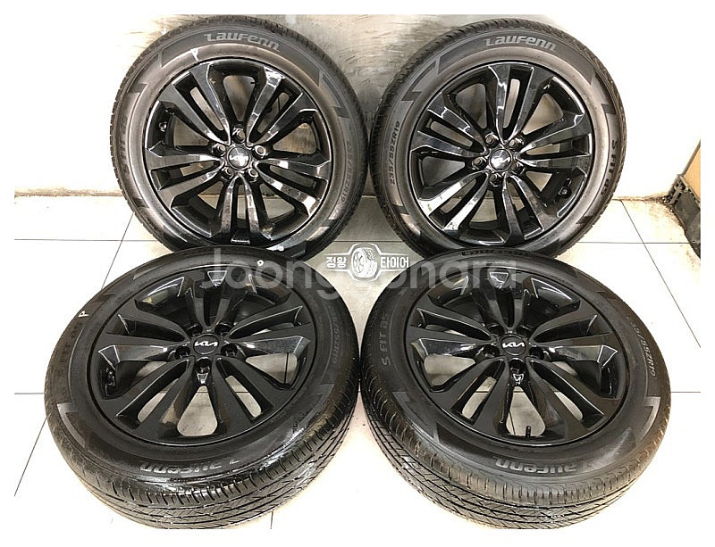 올뉴카니발 19인치 블랙 휠 타이어 235/55R19--0