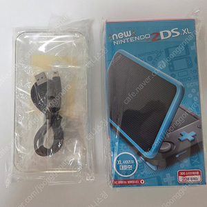 2DS XL 미개봉 새상품 액정보호필름+케이스+충전선 +추가터치펜 판매합니다