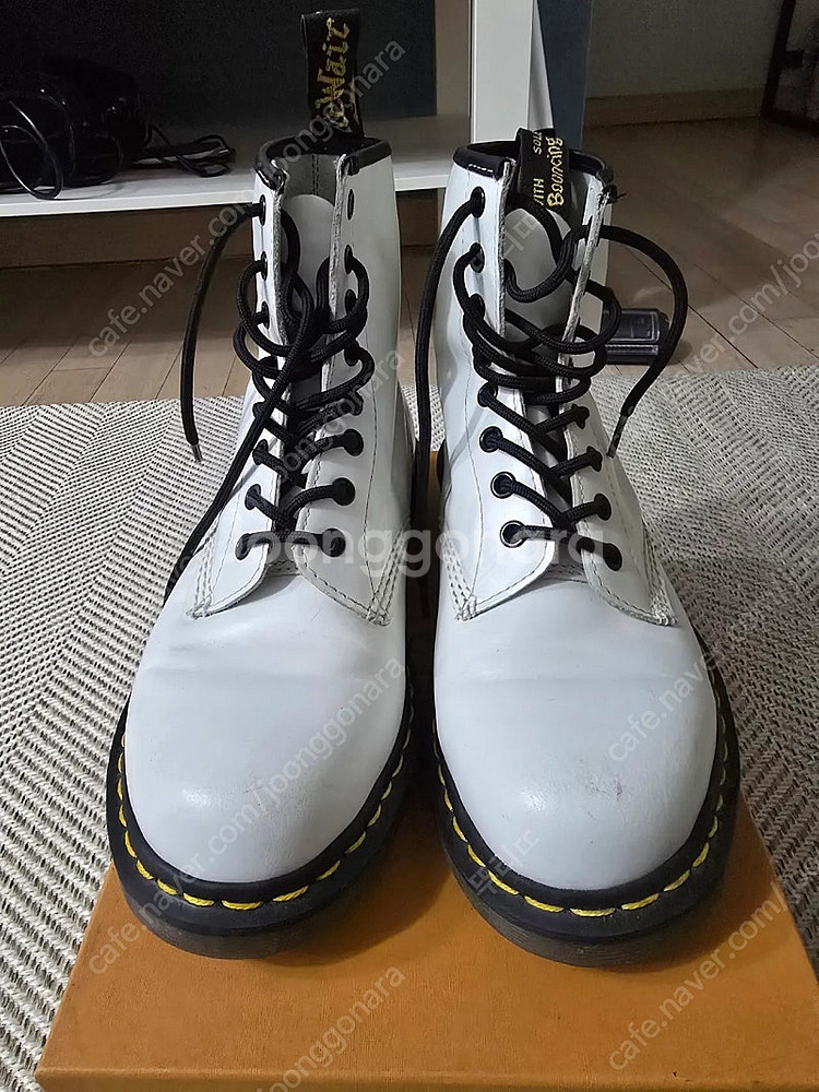 닥터마틴 1460 화이트 250mm (UK6)--1