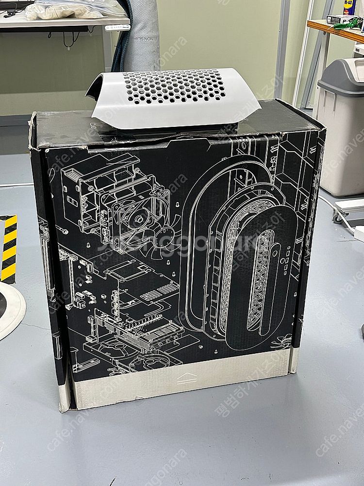 에일리언웨어 R13 루나 화이트 오로라 데스크탑 rtx...--9