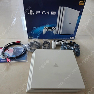 PS4 Pro 화이트 1TBPS4 Pro 글레이셔 화이트 1TB