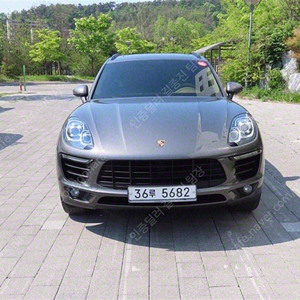 중고차 포르쉐 마칸 중고 회색 2015년식 가솔린 2.0 중고차카페