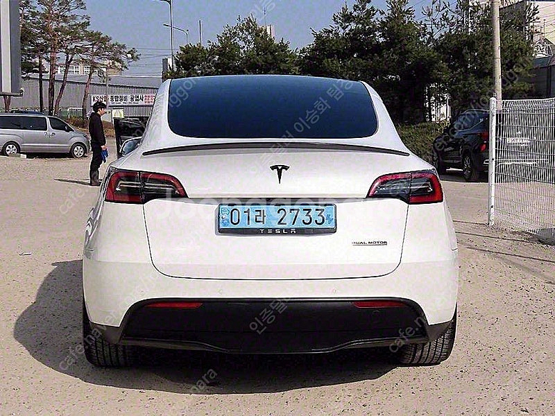 44,648 km 테슬라 모델Y 중고 테슬라 중고 퍼포...--9