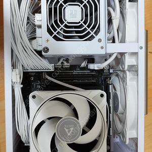 R9 7945HX + 지포스 RTX5070 SFF본체