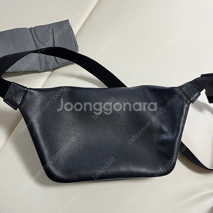 발렌시아가 슬링백 벨트백 힙색 552375 DLQ4N ...--1
