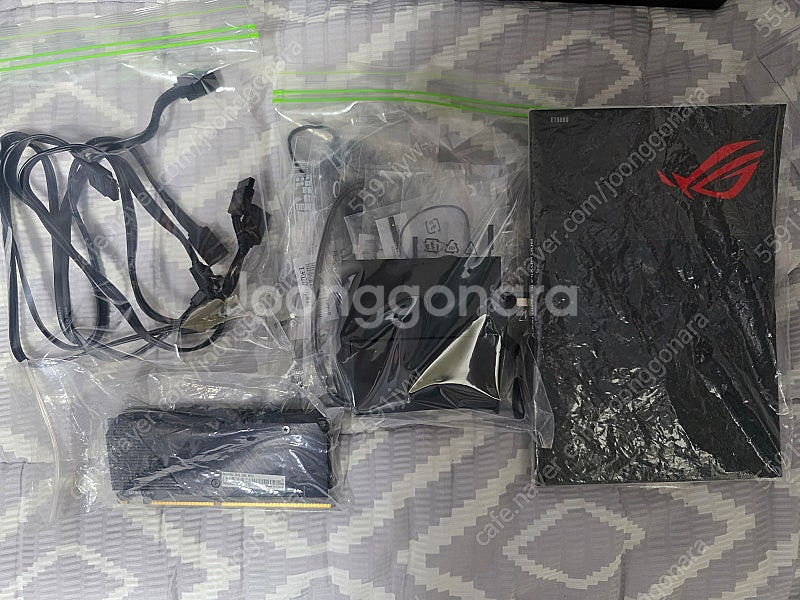 (중고) ASUS MAXIMUS APEX Z690 판매...--2