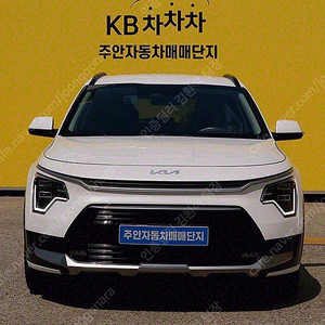 중고차 니로 중고 디 올 뉴 니로 흰색 2022년식 60,000km 프레스티지 개인사업자 차량구매