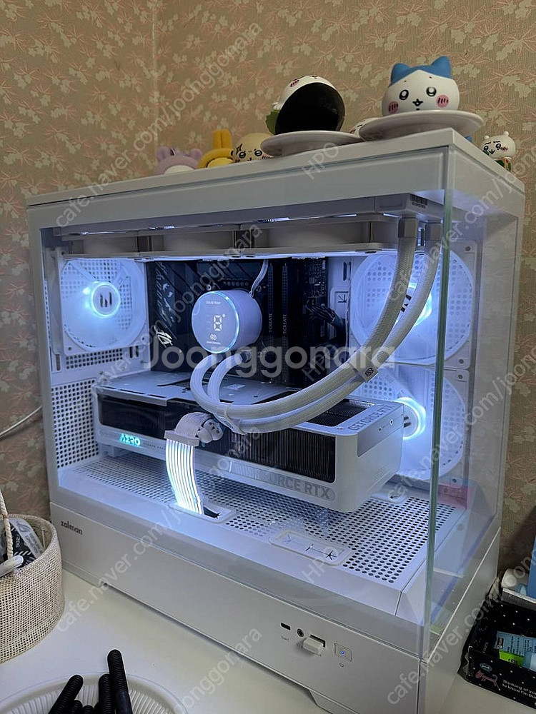 [개인] I9 12900 / 5070TI 화이트 본체 ...--0