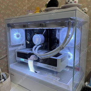 [개인] I9 12900 / 5070TI 화이트 본체 팝니다 (서울직거래)