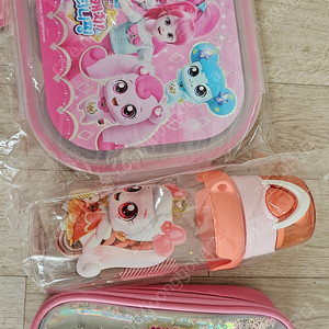 모두새거*여아식기일괄판매2만5천원(티니핑4개포함)