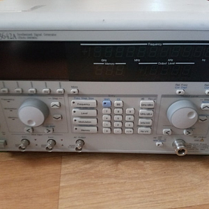 Anritsu 합성신호 발생기 MG3642A Synthesized Signal Generator 125kHz-2080MHz