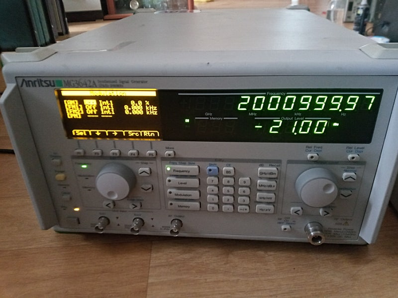 Anritsu 합성신호 발생기 MG3642A Synthesized Signal Generator 125kHz-208 이미지