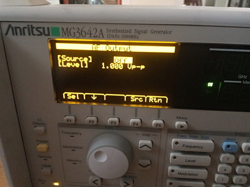 Anritsu 합성신호 발생기 MG3642A Synthesized Signal Generator 125kHz-208 이미지