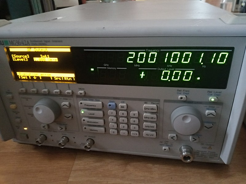 Anritsu 합성신호 발생기 MG3642A Synthesized Signal Generator 125kHz-208 이미지