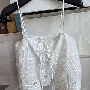 자라 자수 레이스 나시탑