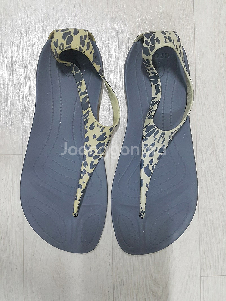 크록스 섹시 플립 레오파드(호피무늬) 샌들 W6 230...--0