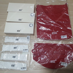 정품 몽블랑 만년필 케이스, 천 파우치, XMAS 벨벳 파우치 팝니다.