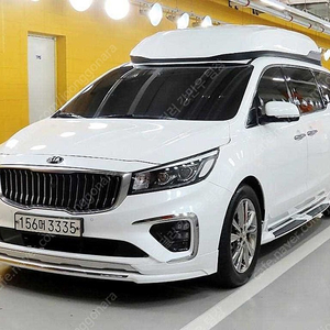 더뉴 카니발 중고 가격 중고 카니발 흰색 2019년식 54,791km 디젤 9인승 하이리무진(특장업체) 중고자동차