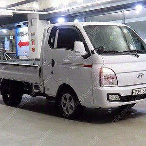 중고트럭 매매 중고화물차매매 흰색 2022년식 32,992km 1.0톤/슈퍼캡/초장축/(CRDi) 모던 중고차카페