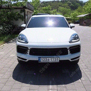 포르쉐 카이엔 중고 포르쉐 중고 수입중고자동차 흰색 2022년식 48,893km 3.0 중고차카페