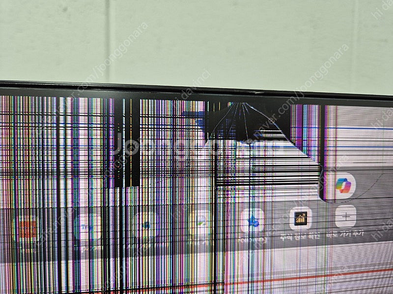 삼성24인치 액정깨진모니터 S24C310EA--1