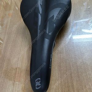 코나바이크 자전거 안장 판매 택배비 포함가 8000원