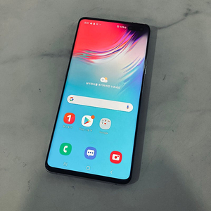 갤럭시 S10 5G 프리즘실버 256기가 매우깨끗한기기 11만5천원 판매합니다!