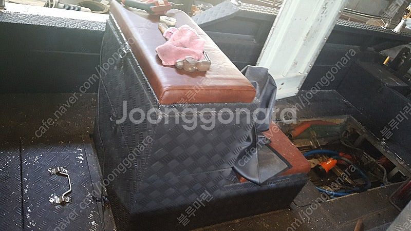 한국최초 수륙양용보트 삼발이 타입. 선외기 200마력급...--6