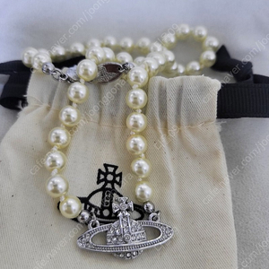 비비안 웨스트 우드 진주 초커 목걸이 팝니다(실버)