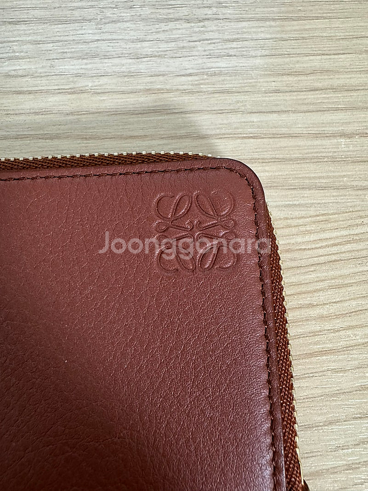 로에베 지브리 캘시퍼 코인 지갑 판매합니다--3