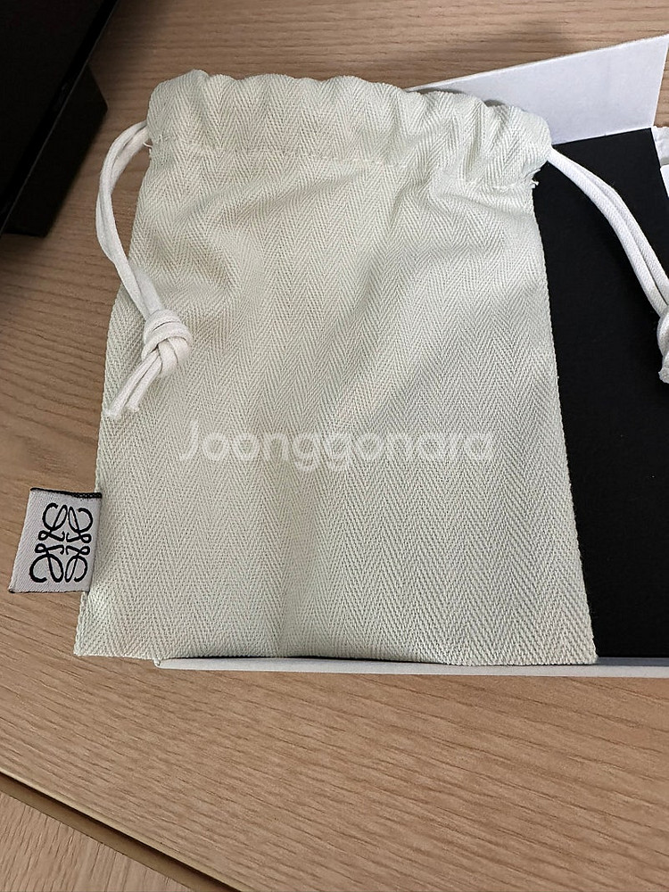 로에베 지브리 캘시퍼 코인 지갑 판매합니다--9