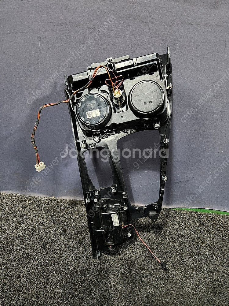 BMW F10 5시리즈 후기형 기어판넬 팝니다--3
