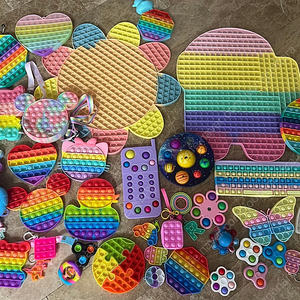 팝잇 일괄 약30개(대형, 키링, 가방, 스피너, 게임기 등)